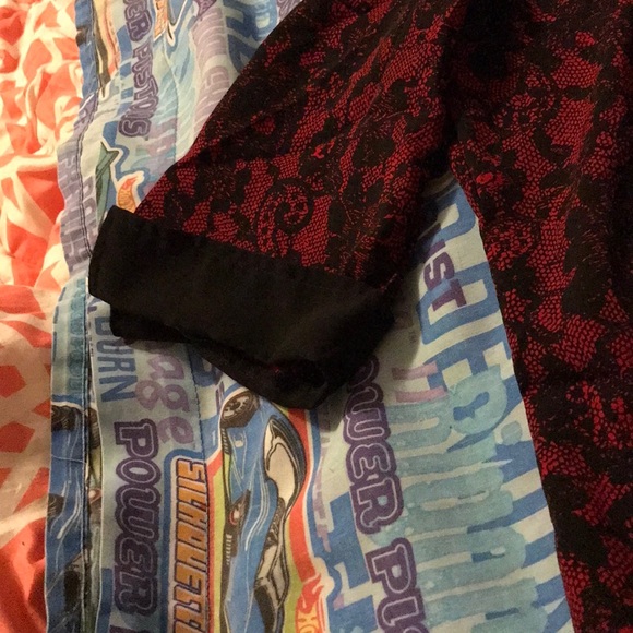 Fred David Woman Black Red Floral Lace Design Button Up Down SS Blouse Cuff 2X - Picture 4 of 13
